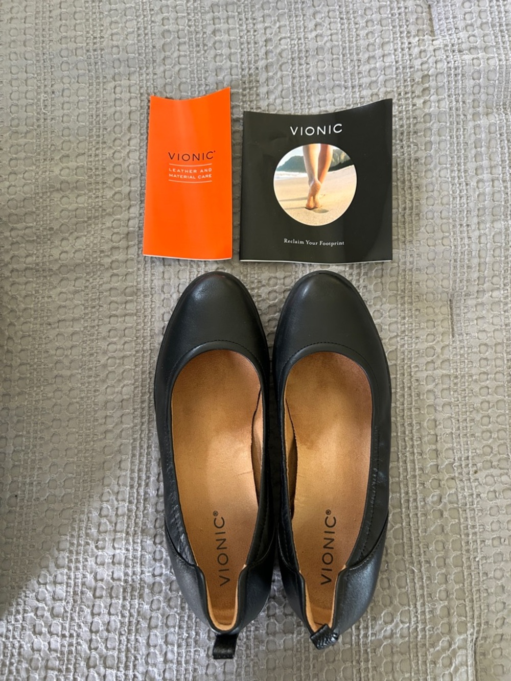 Vionic Black Leather Jacey comfort loafers - Picture 3 of 6